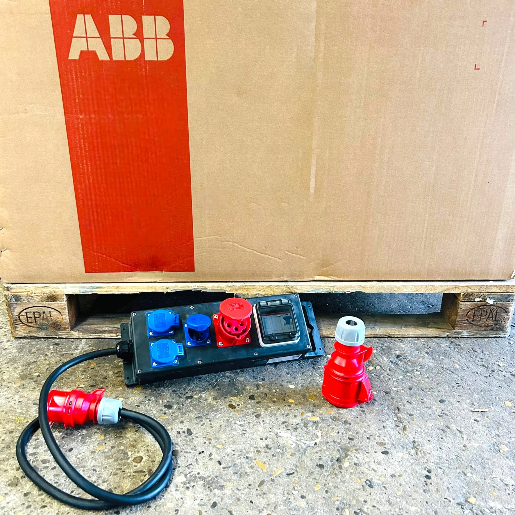 SANOS Mobilverteiler ABB/PCE - 1x CEE 16A und 3x Schukdosen mit FI & Zuleitung | SAN026 - Image 5